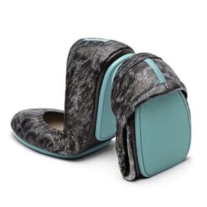 Black Leopard Limited Edition size 10 New in Box